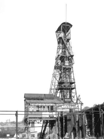 Le chevalement de La Houve 1. Hauteur : 43,85 mtres